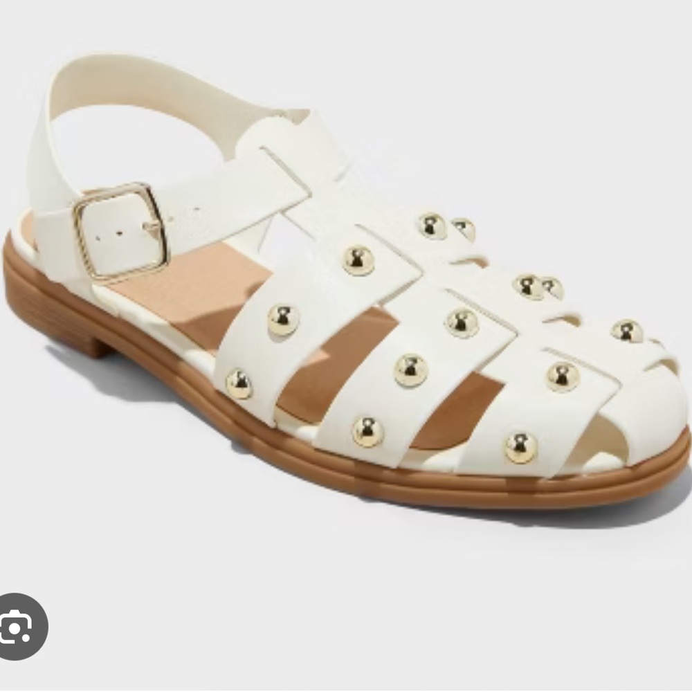 Universal Thread Off White “Winnie” Sandal
